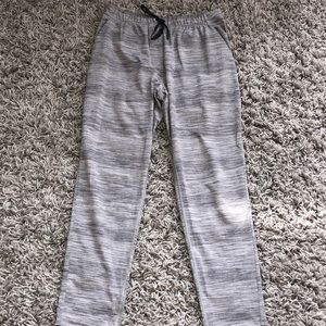 Lululemon jet crop joggers size 6